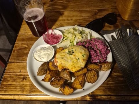 Teikas "Ezītis Miglā"